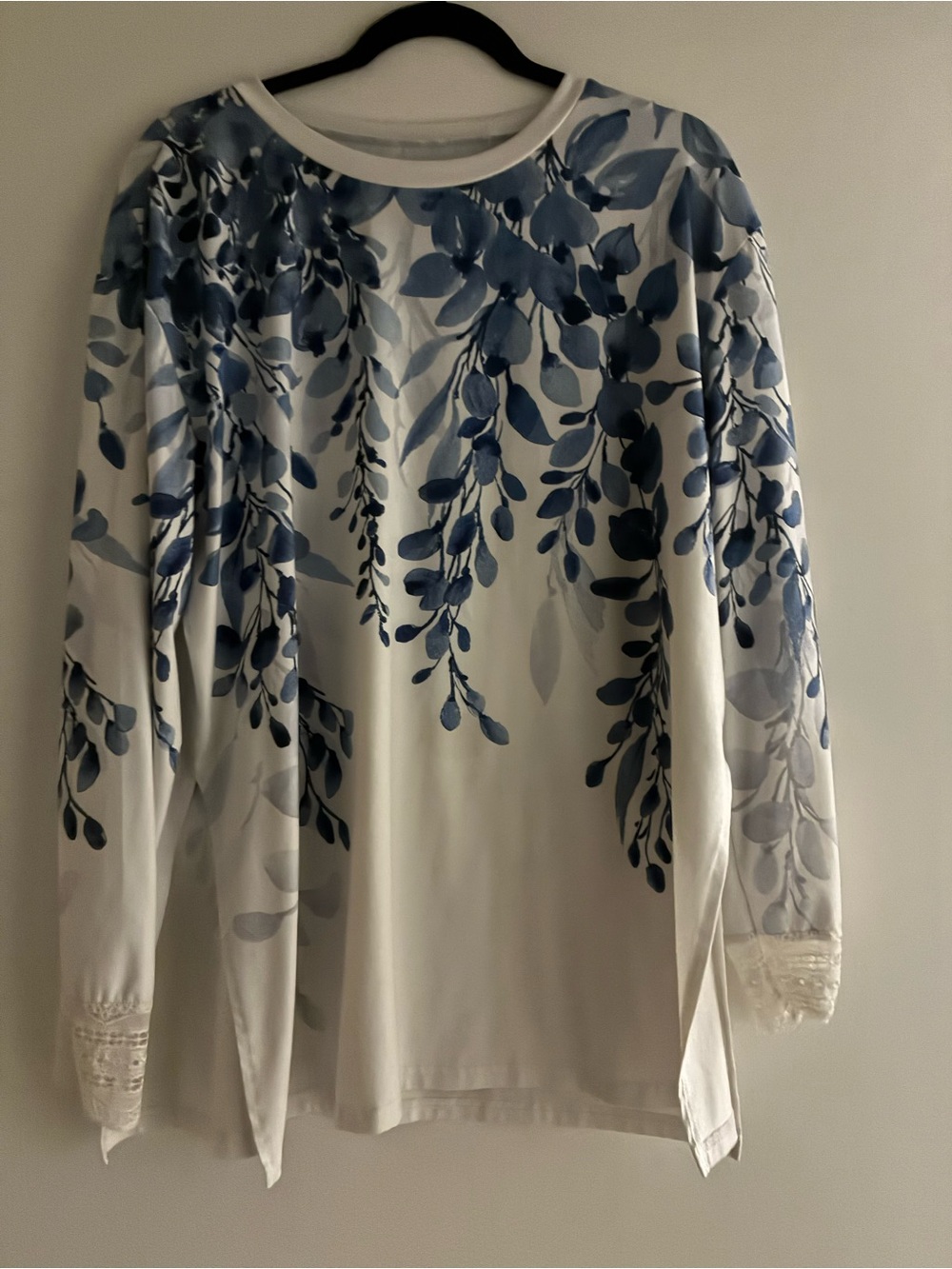 Women's White Long-Sleeve Top with Blue Botanical Print XXL